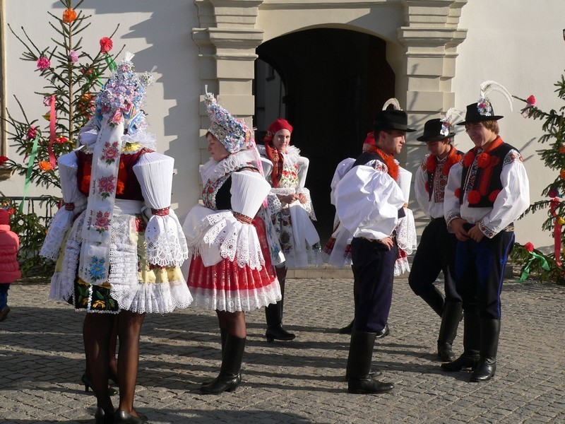 Ostrožská chasa v lidových krojích