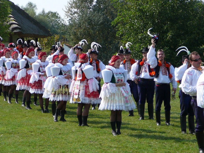 Lidové kroje Ostrožska